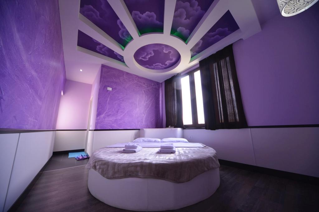Hotel Lotus Tiran Oda fotoğraf
